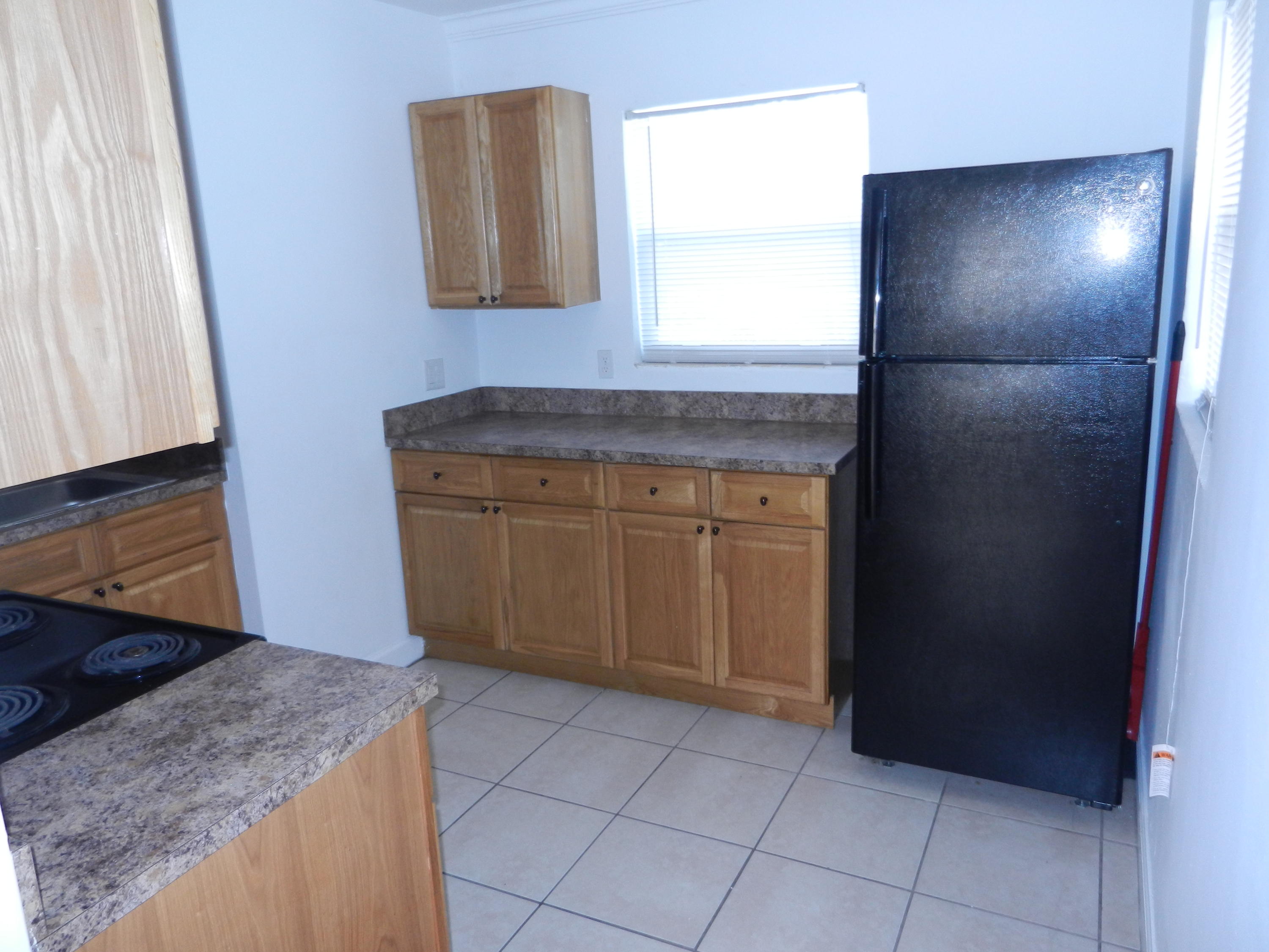 3740 Avenue South Riviera Beach, FL 33404 - Photo 5 of 11 DSCN8742