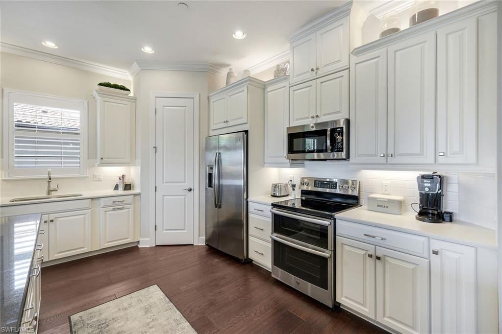 9684 Montelanico Loop, Unit 204 Naples, FL 34119 - Photo 13 of 47