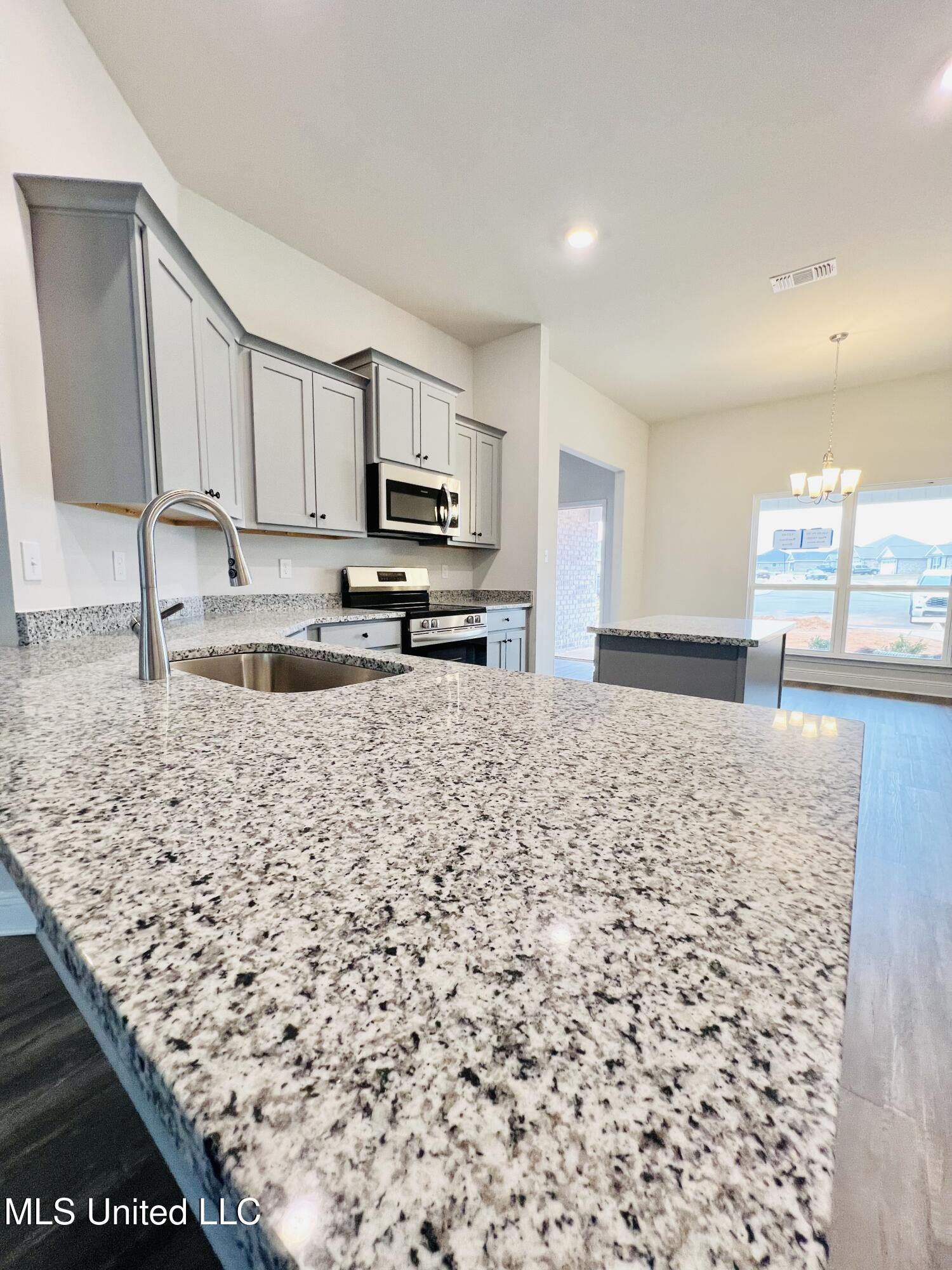 15740 Rachael Drive Gulfport, MS 39503 - Photo 12 of 29 KITCHEN