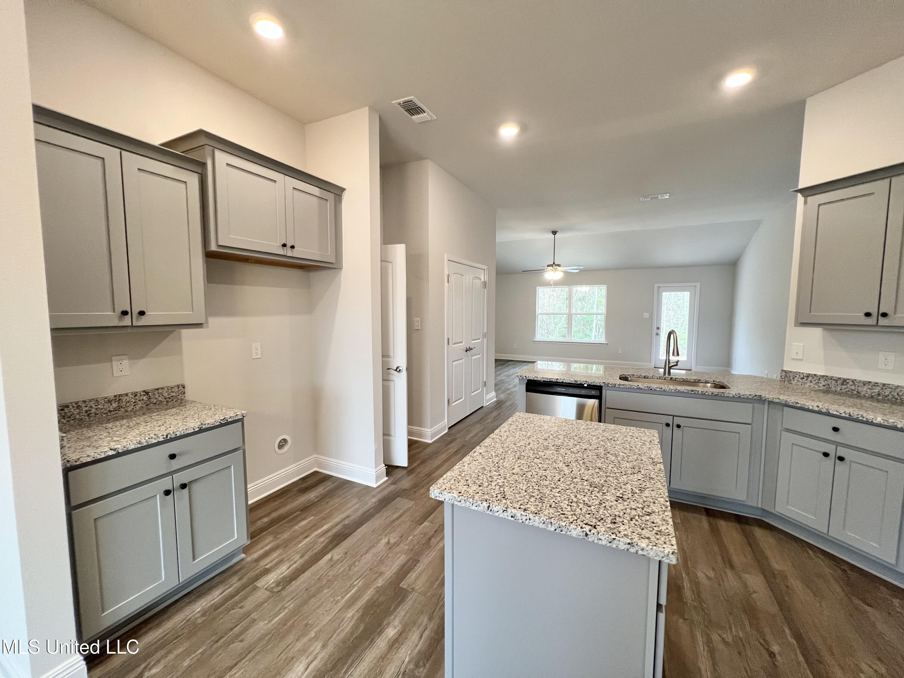 15740 Rachael Drive Gulfport, MS 39503 - Photo 13 of 29 KITCHEN