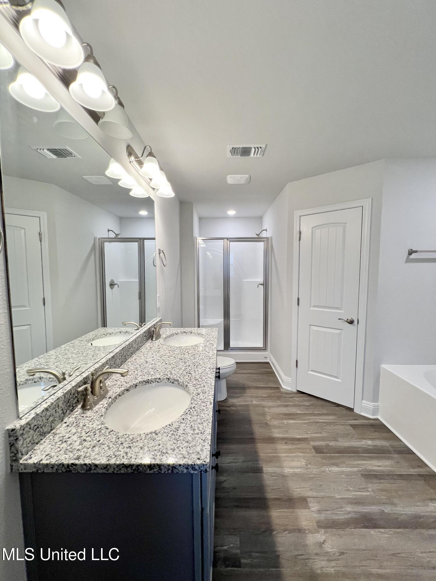 15740 Rachael Drive Gulfport, MS 39503 - Photo 19 of 29 PRIMARY BATHROOM