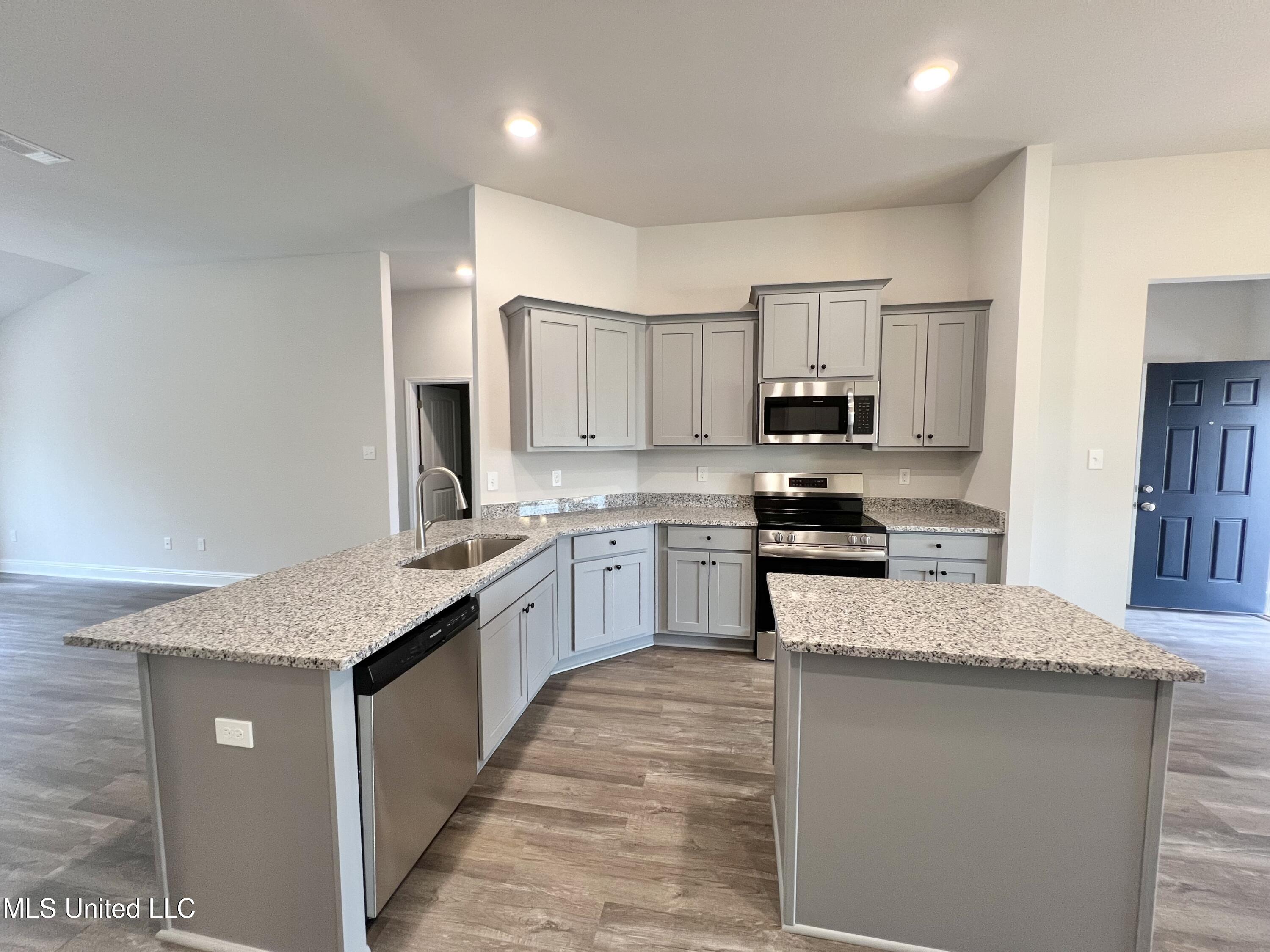 15740 Rachael Drive Gulfport, MS 39503 - Photo 24 of 29 KITCHEN