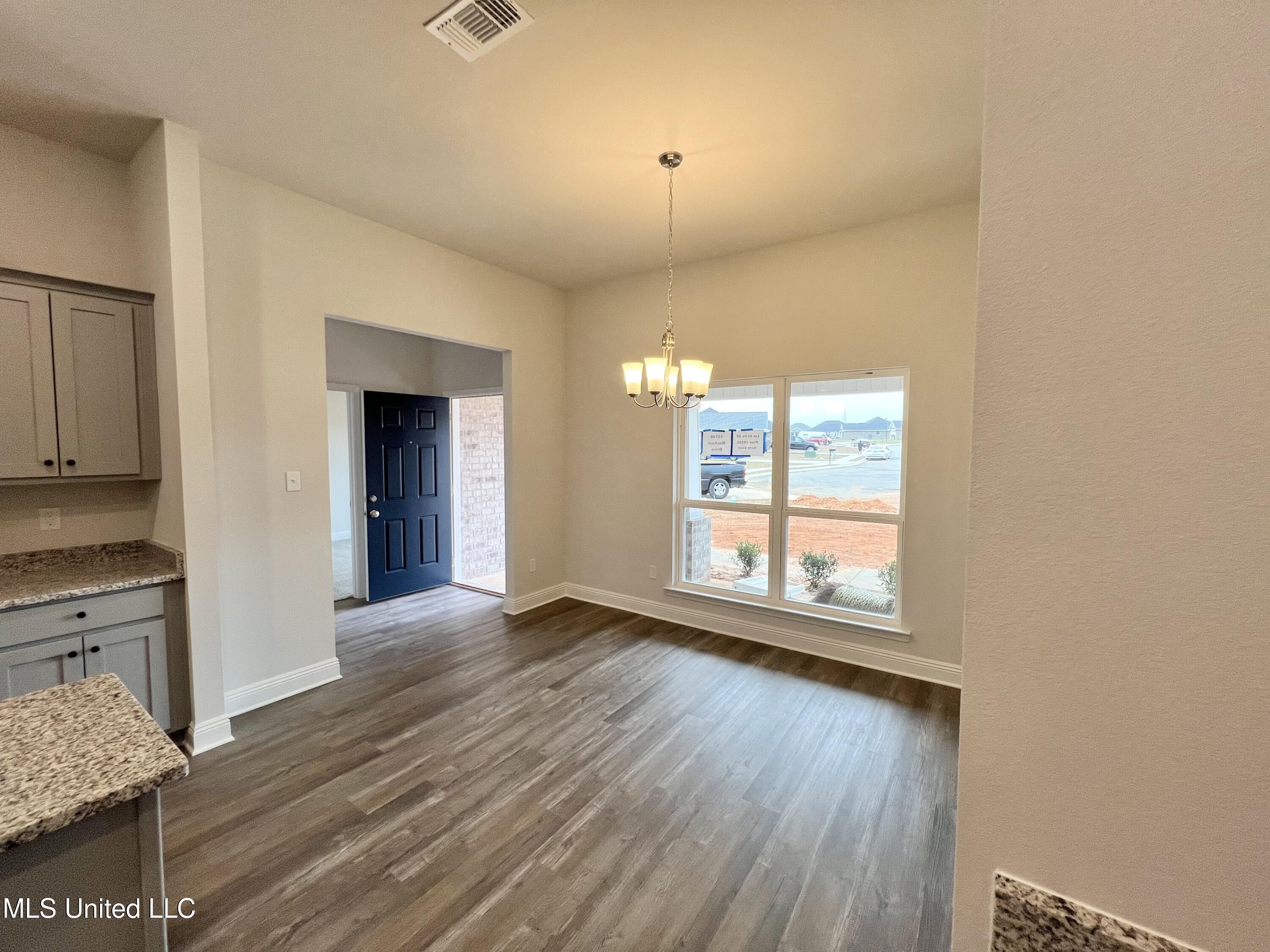 15740 Rachael Drive Gulfport, MS 39503 - Photo 7 of 29 FORMAL DINING