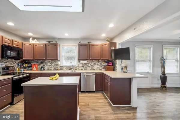 $350,000 | 7412 Poplar Avenue, Baltimore, MD 21224