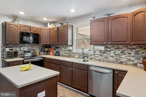 $350,000 | 7412 Poplar Avenue, Baltimore, MD 21224