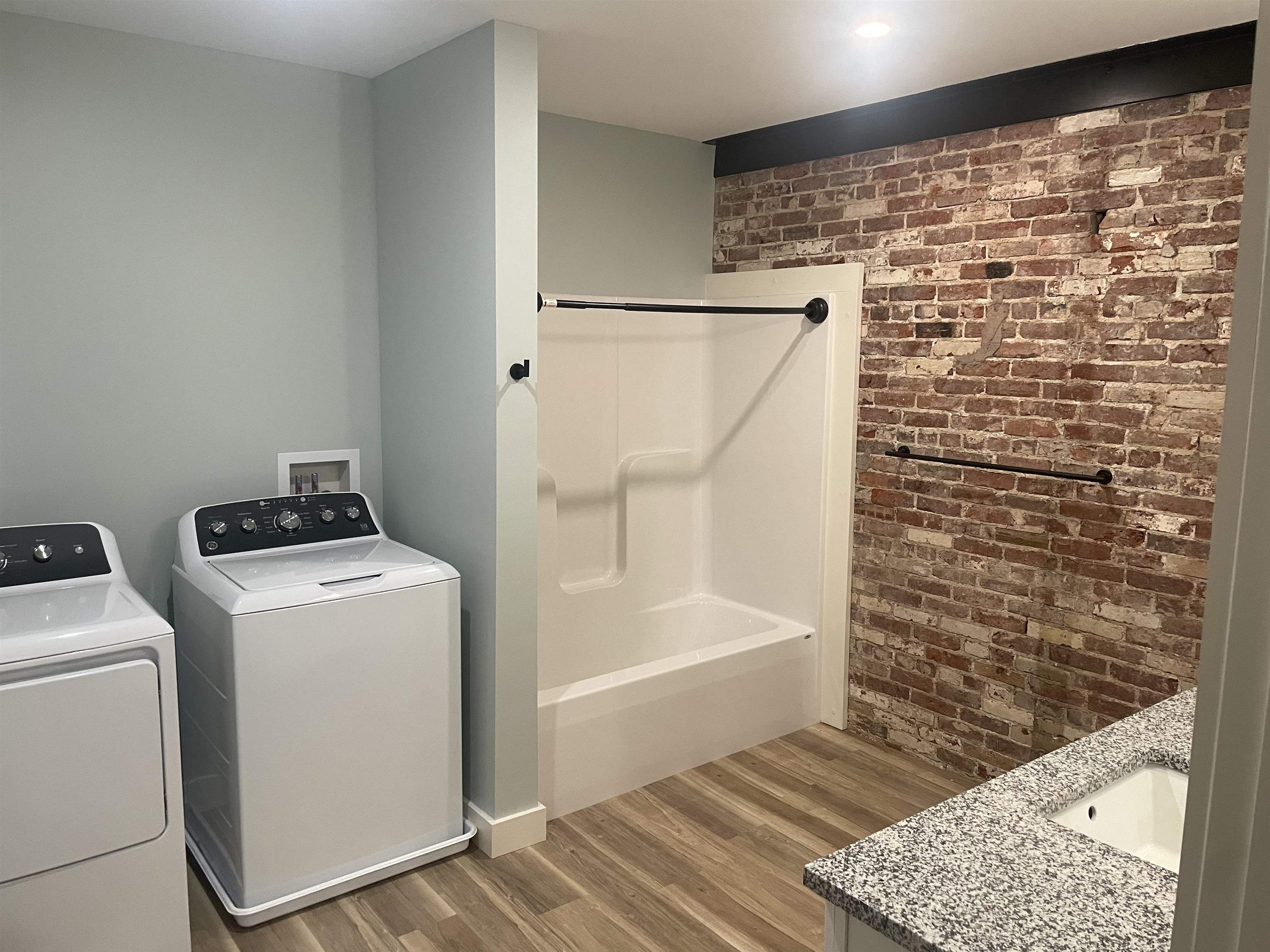 22 South Main Street, Unit 202 Rochester, NH 03867 - Photo 11 of 35