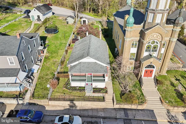 $399,900 | 207 Amelia Street, Mont Clare, PA 19453