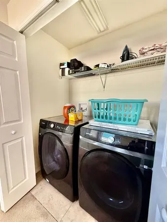 $2,400 | 9044 Aspen Hollow Place, Unit 9044, Riverview, FL 33578