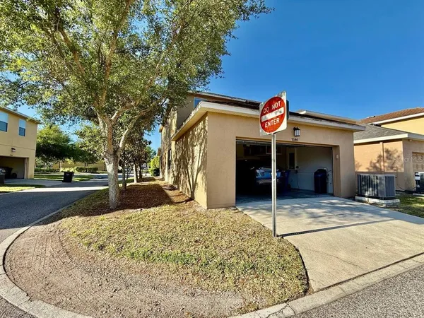 $2,400 | 9044 Aspen Hollow Place, Unit 9044, Riverview, FL 33578