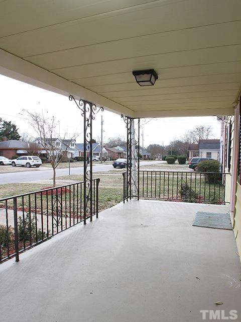 110 Lincoln Court Raleigh, NC 27610 - Photo 3 of 25 Gallery Image 3