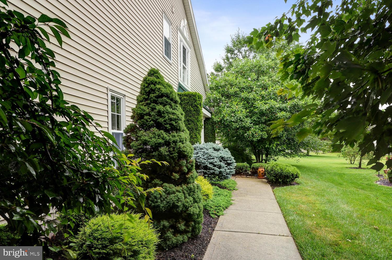32 Pizzullo Road Hamilton, NJ 08690 - Photo 3 of 30 Side Yard Landscaping