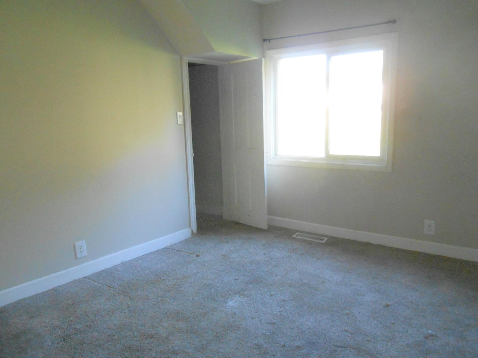 330 East Jones Street Warren, IN 46792 - Photo 14 of 20