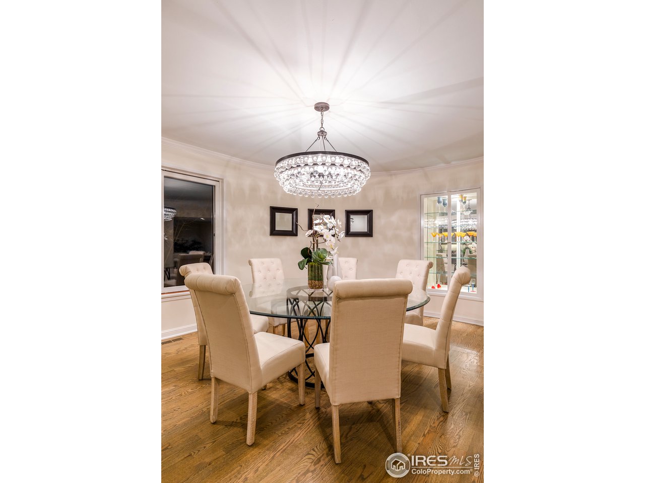 733 13th Street Boulder, CO 80302 - Photo 11 of 37 a view of a dining room with a table and chairs