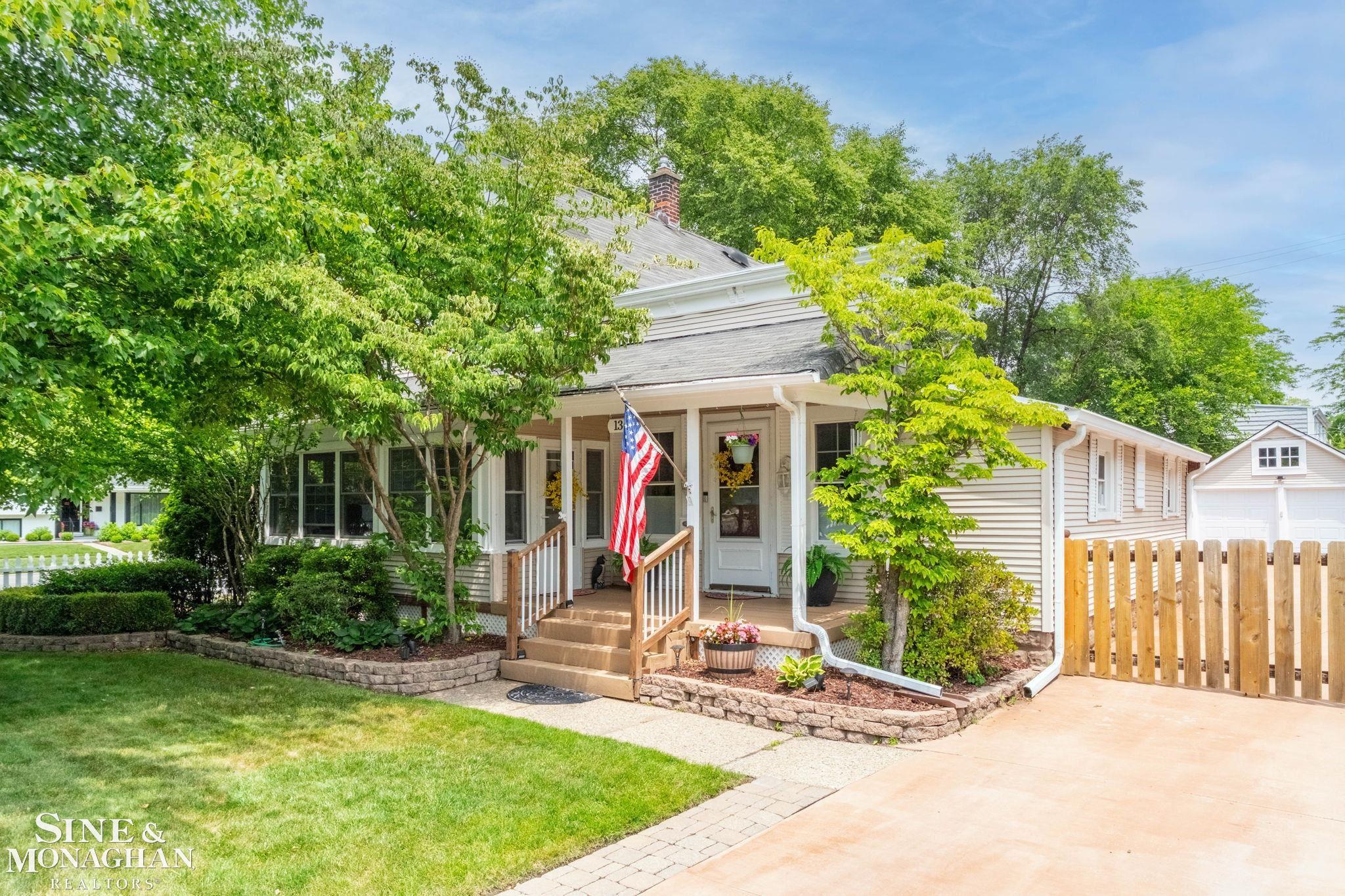 134 Kerby Road Grosse Pointe, MI 48236 - Photo 57 of 69 50213365-cc1440d6-f6ad-4539-a5c4-5a3b94cd4cf6.JPG