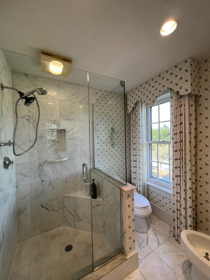 44 Madaket Road Nantucket, MA 02554 - Photo 21 of 29 Bathroom #1, Second Floor