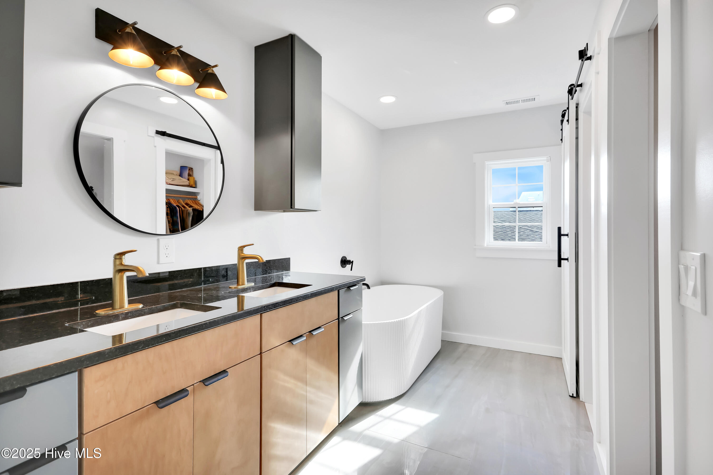 917 Riptide Lane Carolina Beach, NC 28428 - Photo 28 of 57 917RiptideLane-25