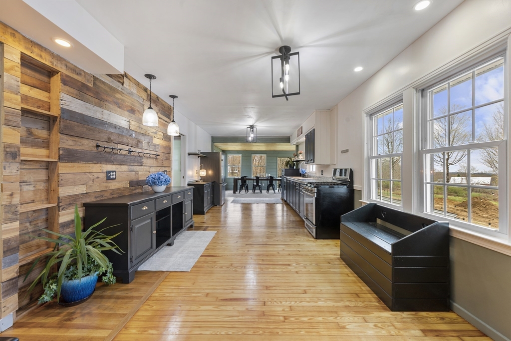 37 Goodnow Road Princeton, MA 01541 - Photo 4 of 36 Gallery Image 4