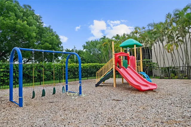 $269,000 | 889 Hamilton Drive, Unit 889L, Homestead, FL 33034