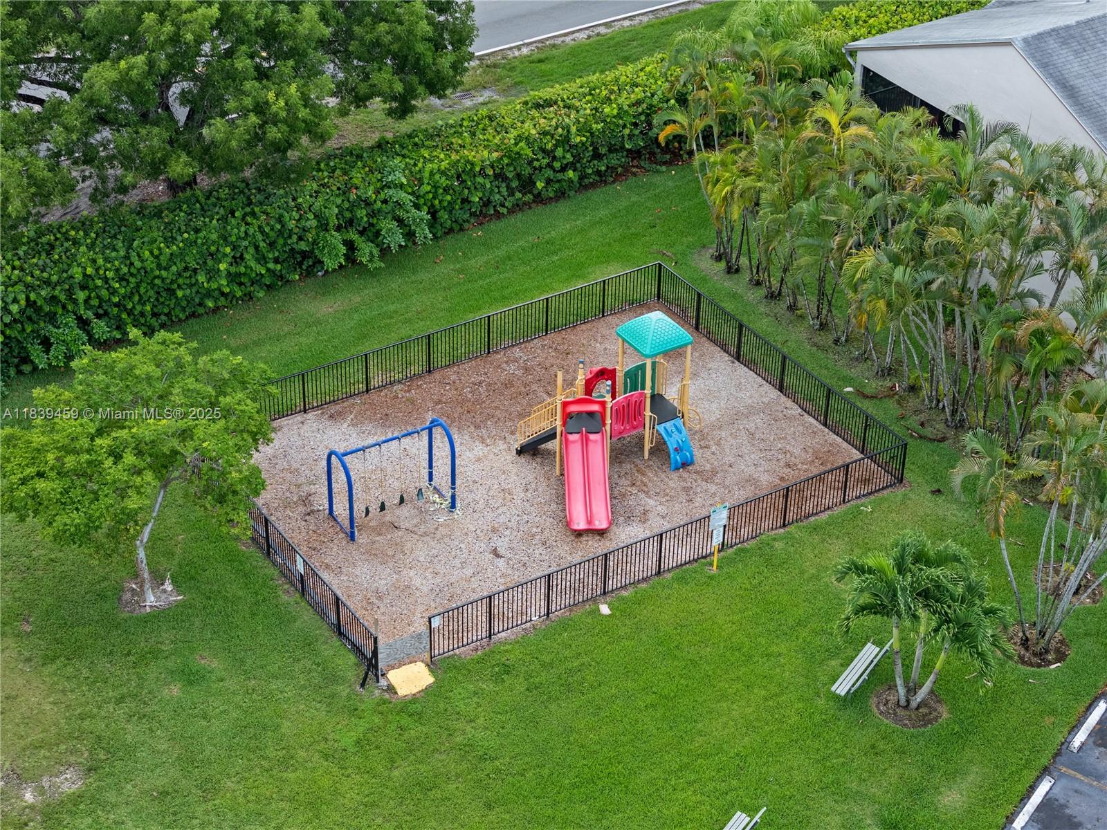 889 Hamilton Drive, Unit 889L Homestead, FL 33034 - Photo 35 of 37