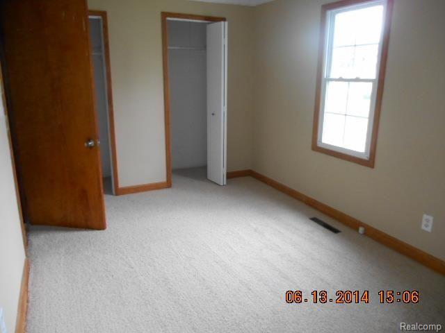 31870 Hayes Road Fraser, MI 48026 - Photo 7 of 13 DSCN4453.jpg