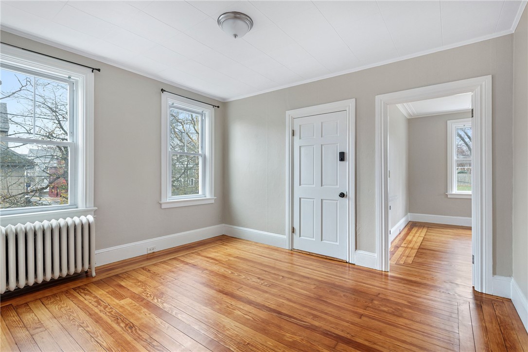 427 Spring Street, Unit 2 Newport, RI 02840 - Photo 5 of 14 Living/Dining Room