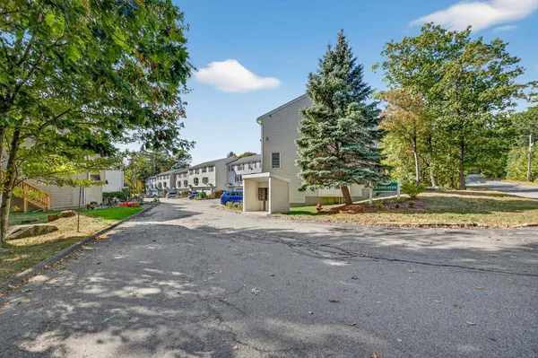 $412,500 | 620 Hackett Hill Road, Manchester, NH 03102