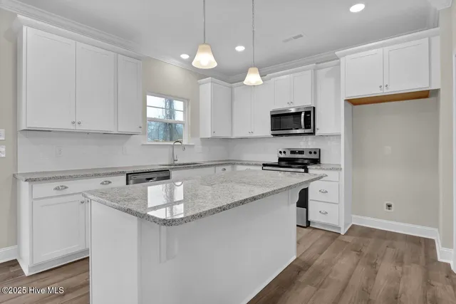 $359,990 | 2017 Twilight Drive Northeast, Winnabow, NC 28479