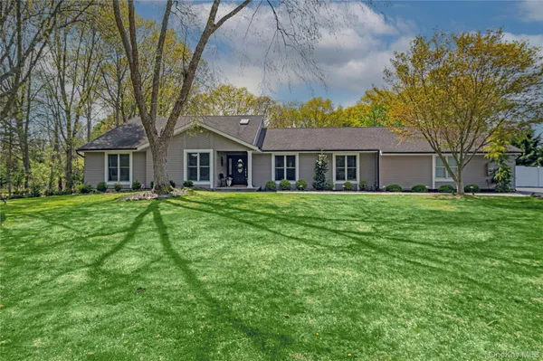 $1,290,000 | 11 Arrowood Drive, St. James, NY 11780