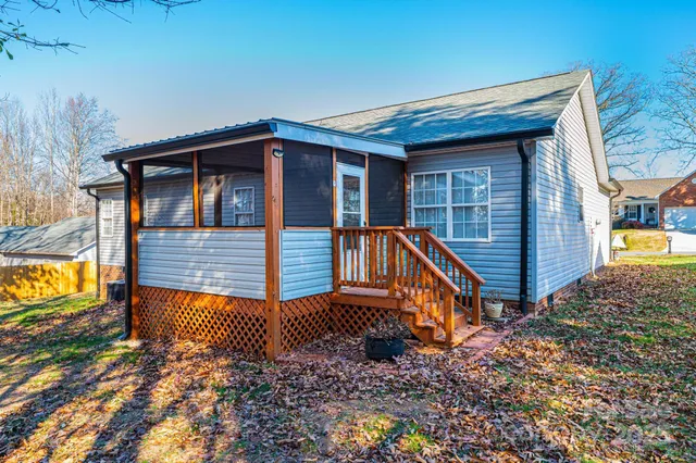 $260,000 | 818 Gemcrest Drive Northeast, Conover, NC 28613