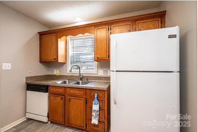 $260,000 | 818 Gemcrest Drive Northeast, Conover, NC 28613