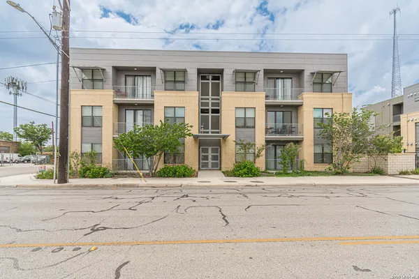 $1,400 | 711 South Frio Street, Unit 2201, San Antonio, TX 78207