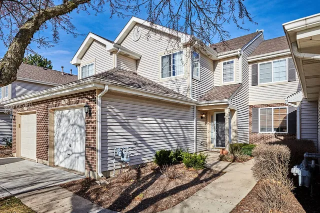 $2,200 | 173 Cripple Creek Court, Schaumburg, IL 60107