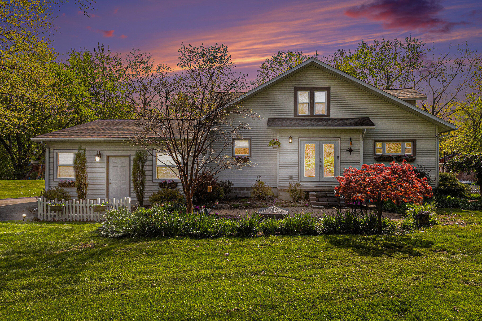 22128 Bell Road New Boston, MI 48164 - Photo 2 of 33 002_img_9154-twilight_891