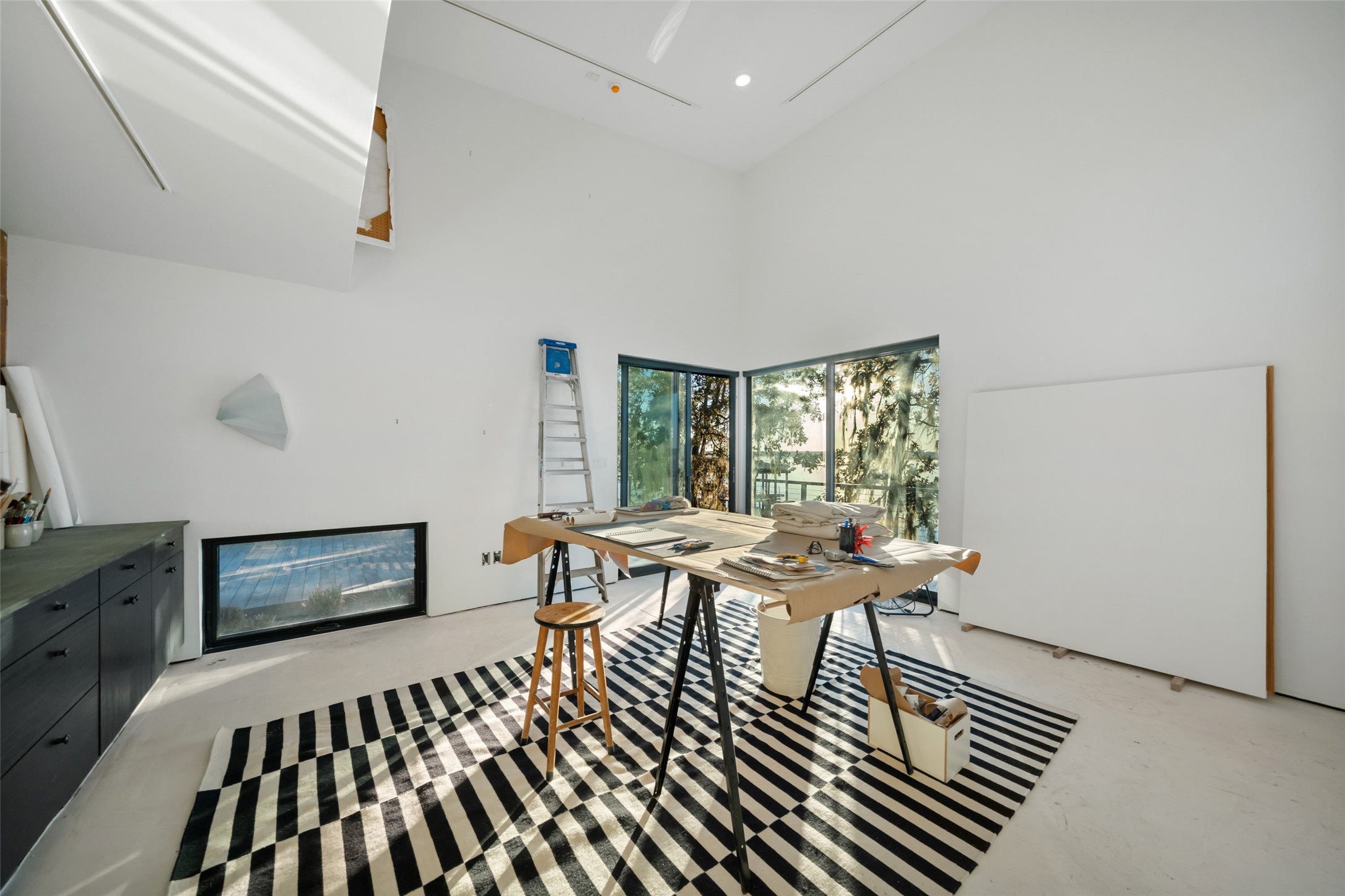 152 Lori Lane Trinity, TX 75862 - Photo 20 of 50 a dining room with furniture window and outside view
