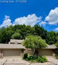 $2,500 | 1816 Burning Bush Court, Rochester, MI 48309