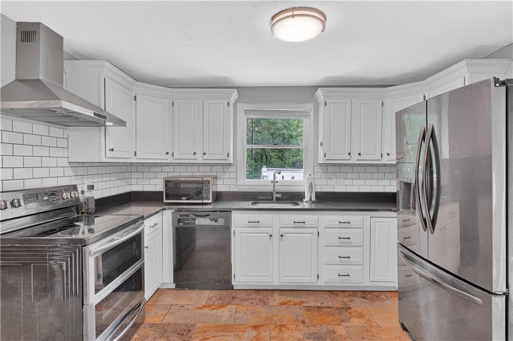 250 Beaver Road Jeannette, PA 15644 - Photo 6 of 22 Gallery Image 6