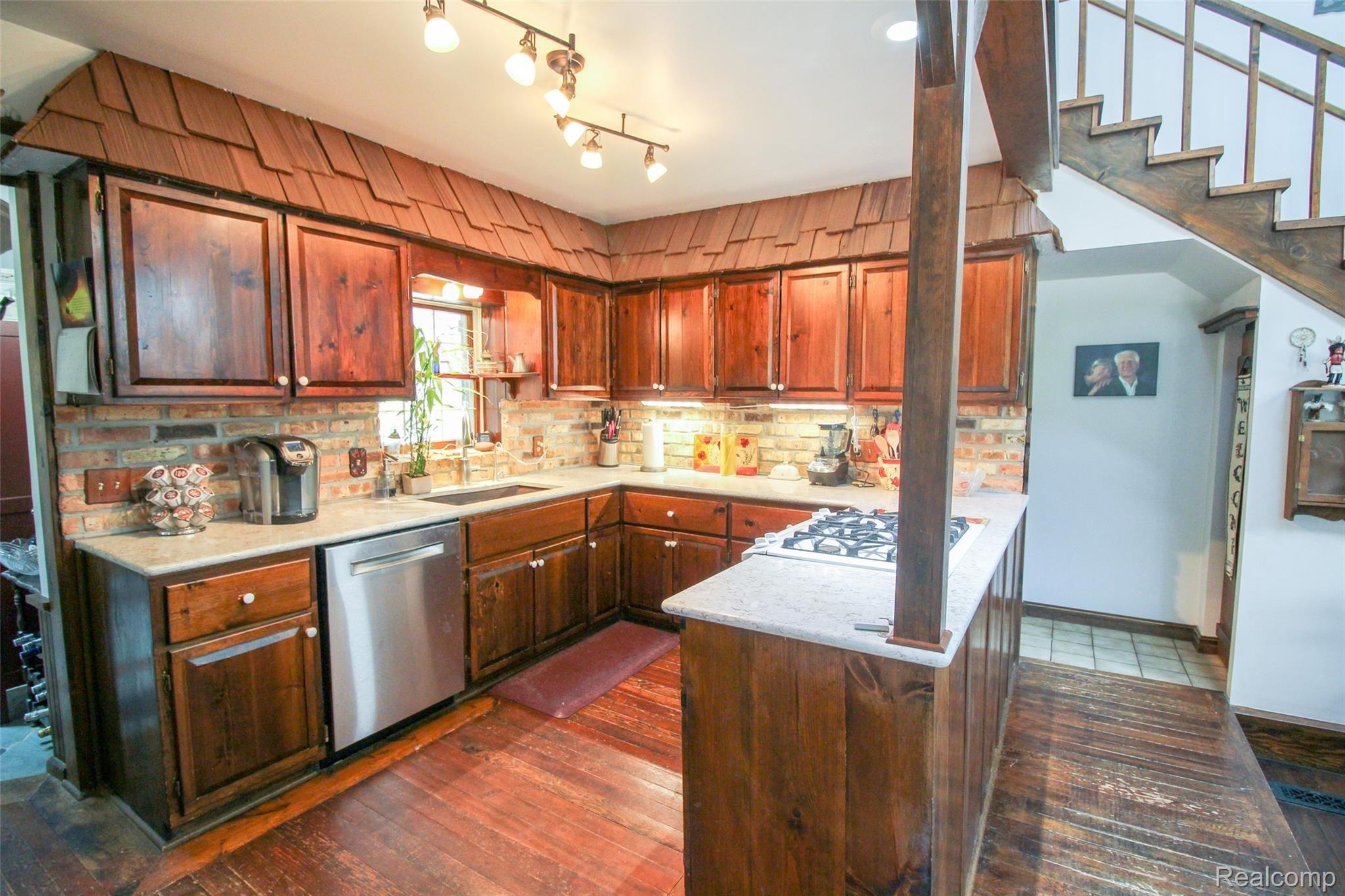 11634 Bohm Road Byron, MI 48418 - Photo 8 of 73 08.jpg