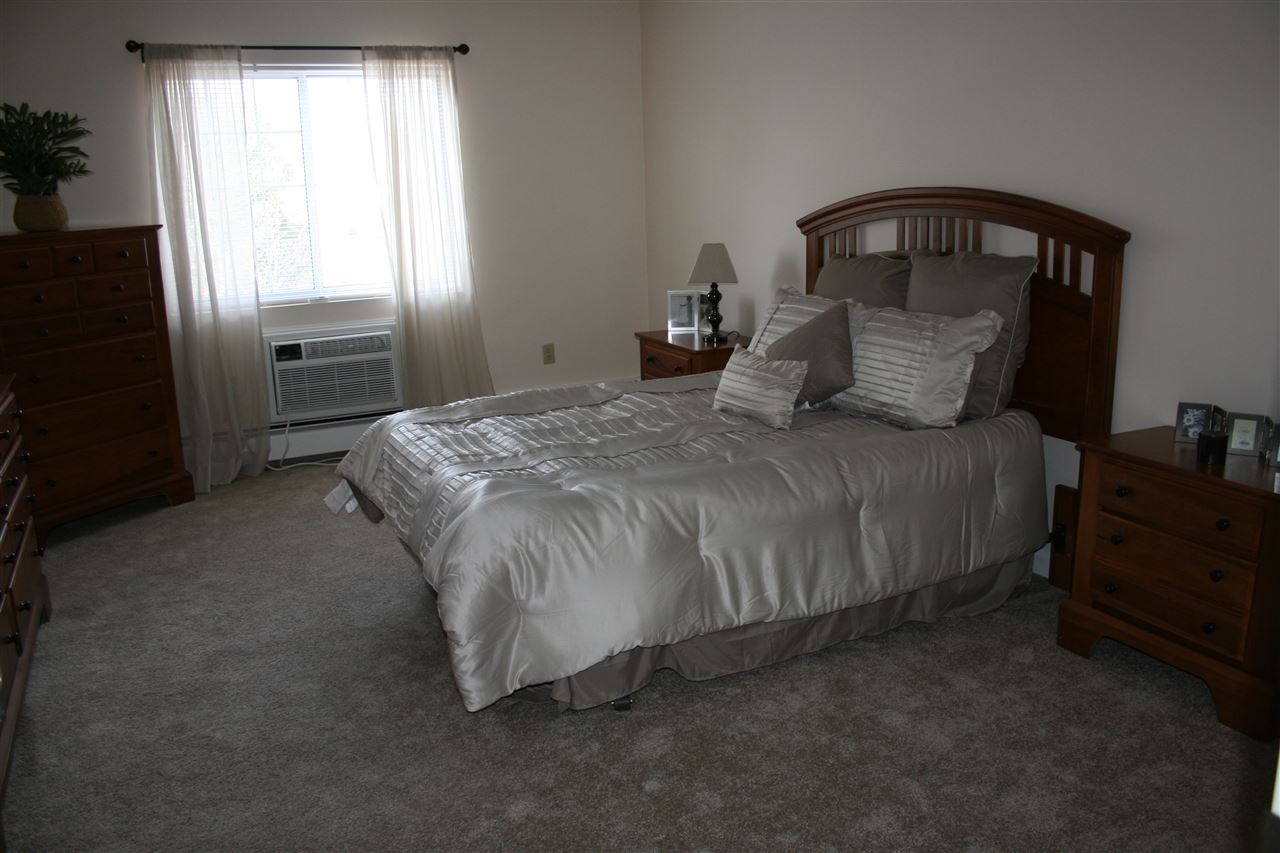 490 North River Road, Unit 31 Manchester, NH 03104 - Photo 3 of 11 Gallery Image 3