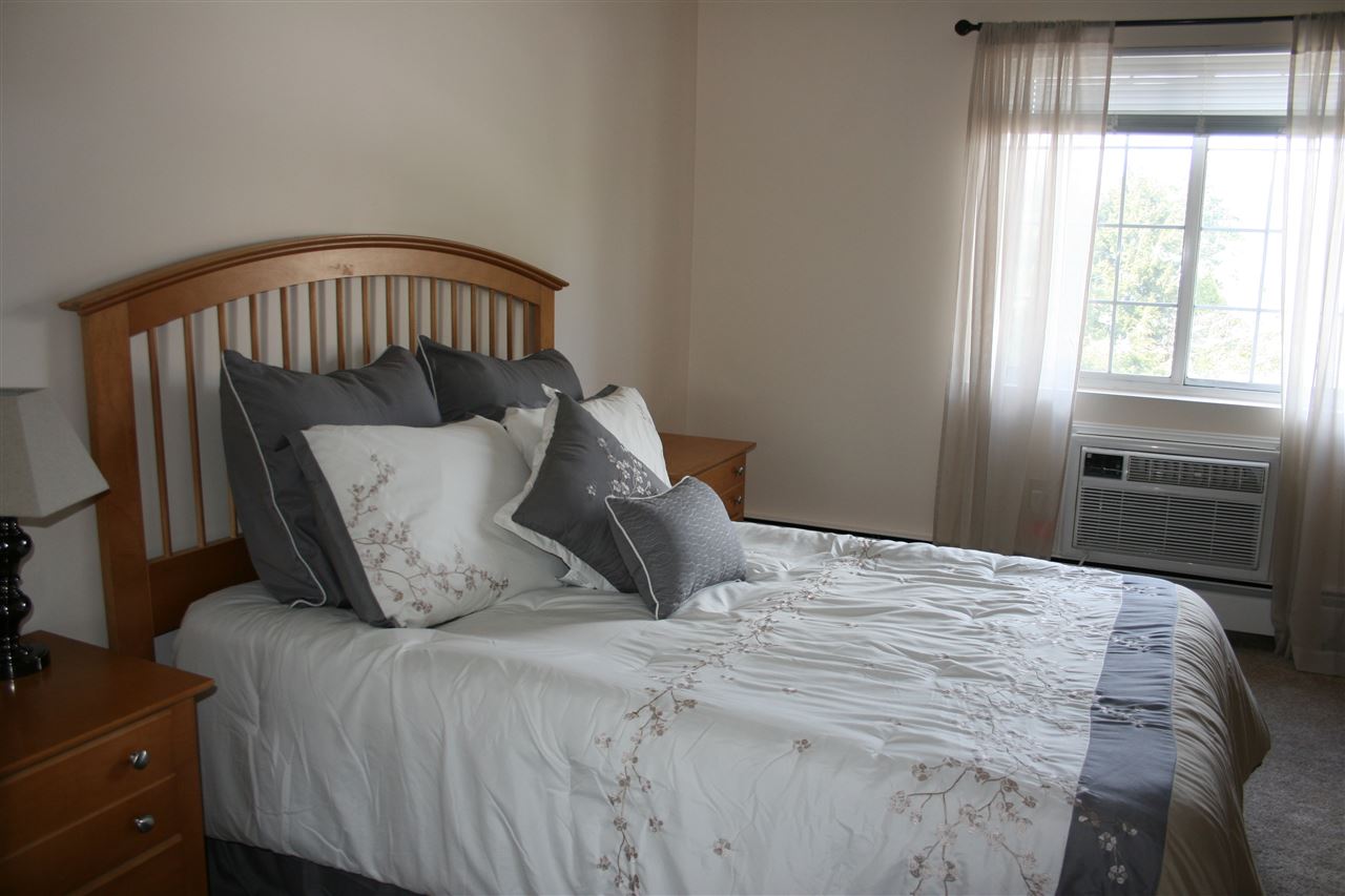 490 North River Road, Unit 31 Manchester, NH 03104 - Photo 4 of 11 Gallery Image 4