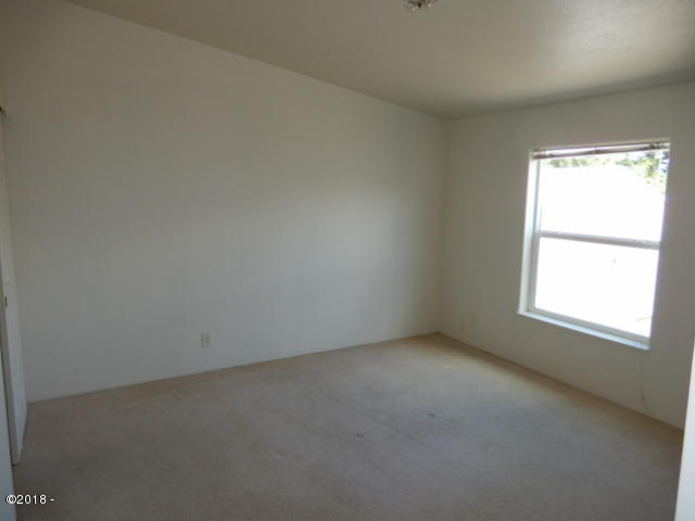3895 Summit Ridge Circle Depoe Bay, OR 97341 - Photo 14 of 18 Bed 3
