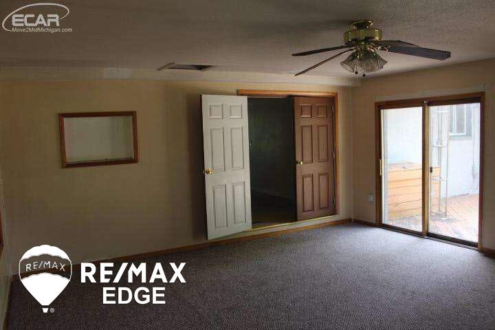 1514 Randy Court Flint, MI 48505 - Photo 9 of 24 21215745-8.JPG