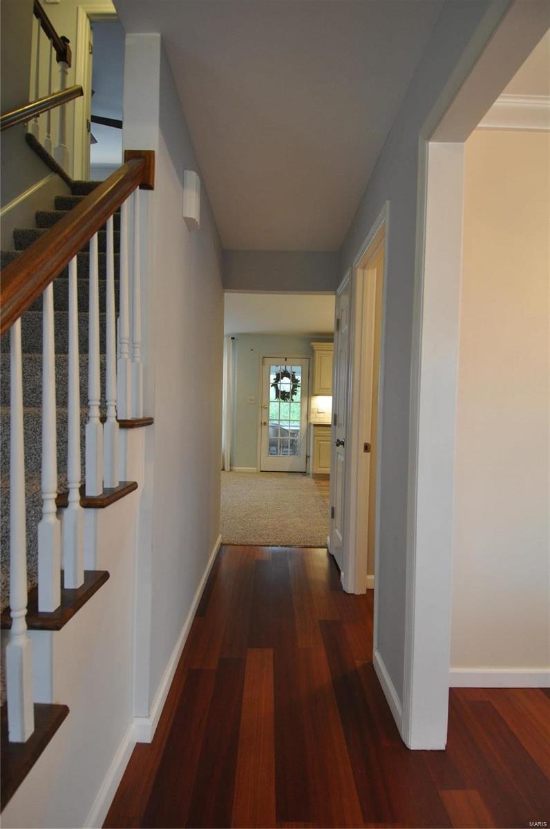 762 Strafford Ridge Drive Ballwin, MO 63021 - Photo 10 of 56 Gallery Image 10