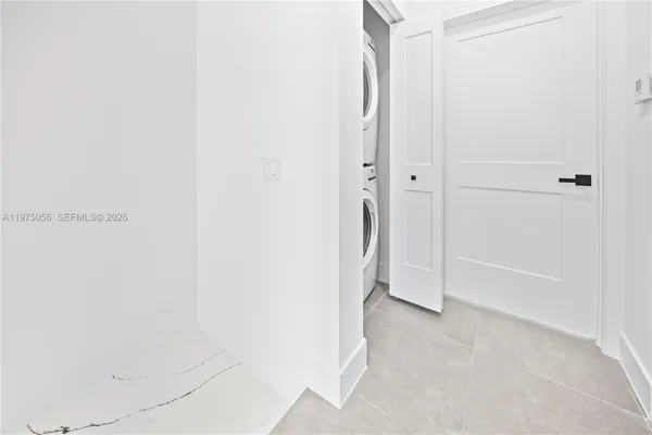 $4,000 | 526 Southwest 2nd Street, Unit 2, Miami, FL 33130