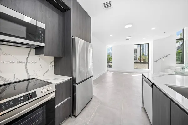 $4,000 | 526 Southwest 2nd Street, Unit 2, Miami, FL 33130