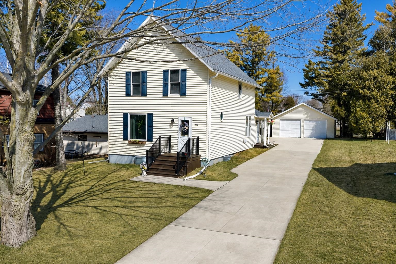 219 Rolland Street Algoma, WI 54201 - Photo 25 of 32