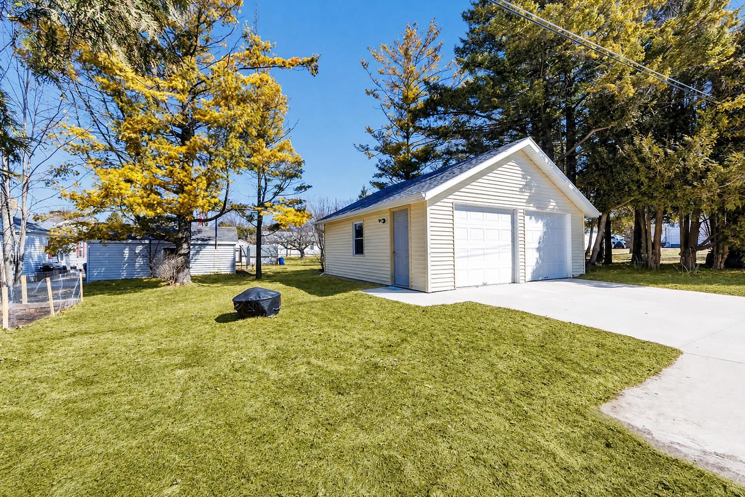219 Rolland Street Algoma, WI 54201 - Photo 27 of 32