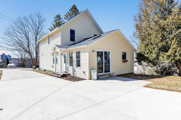 $324,900 | 219 Rolland Street, Algoma, WI 54201