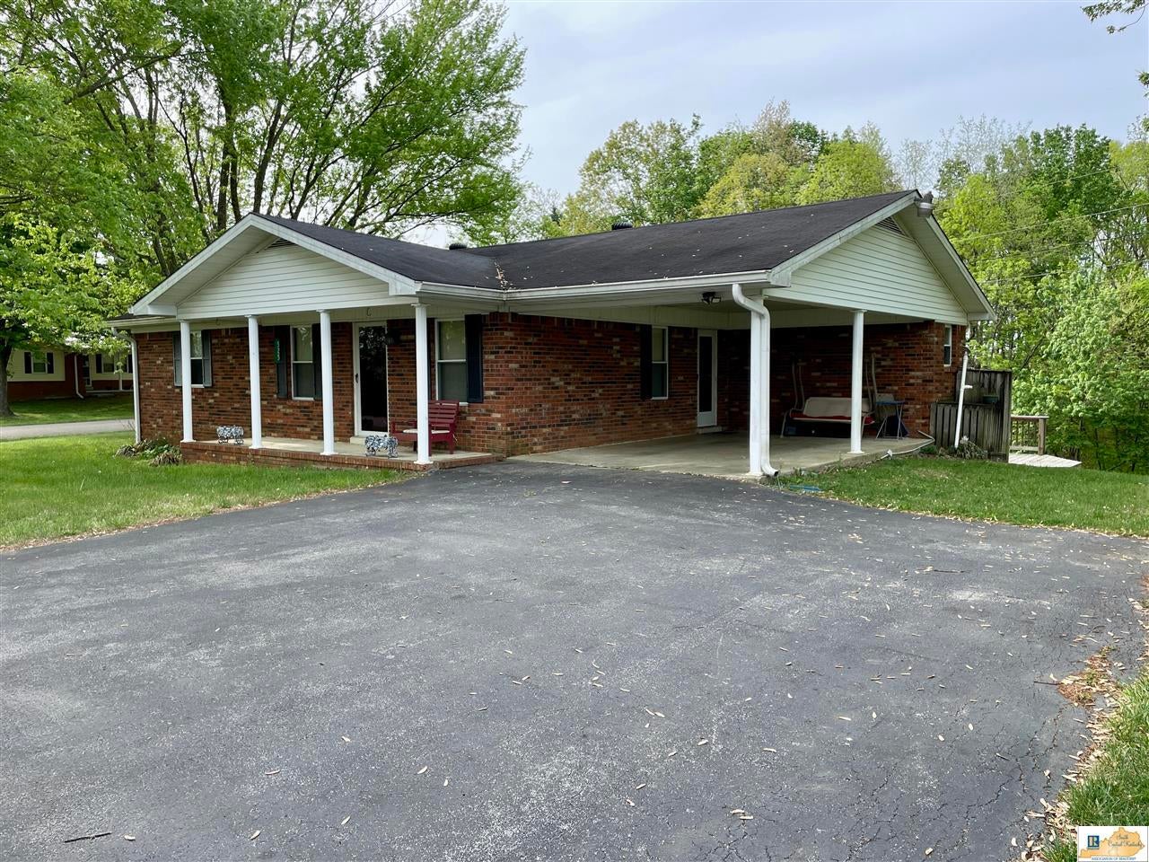 525 Hilltop View Road Summer Shade, KY 42166 - Photo 2 of 16 Gallery Image 2