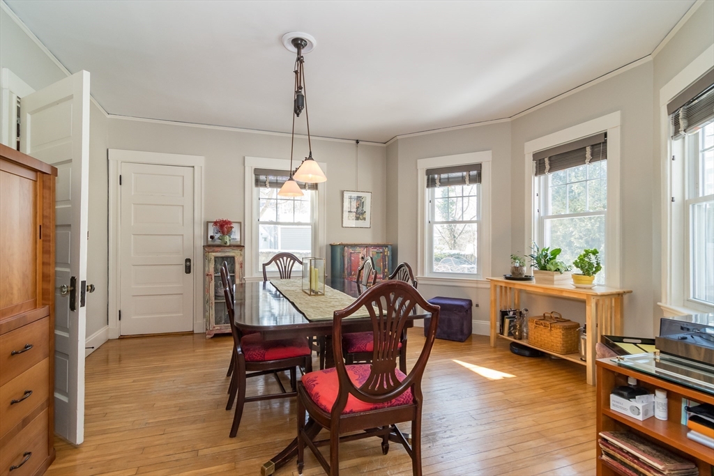 64 Curve Street Wellesley, MA 02482 - Photo 12 of 29 Gallery Image 12