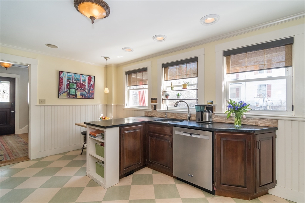 64 Curve Street Wellesley, MA 02482 - Photo 14 of 29 Gallery Image 14